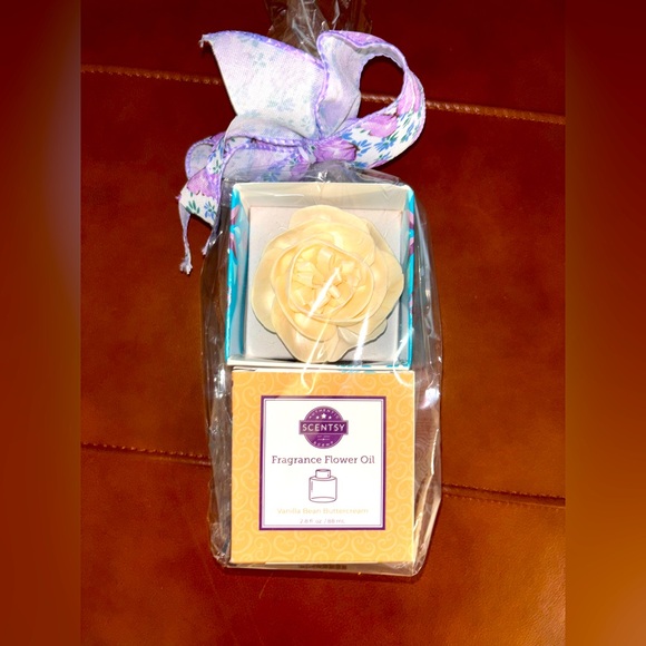 Scentsy Vanilla Bean Buttercream Fragrance Flower Oil - Picture 2 of 5